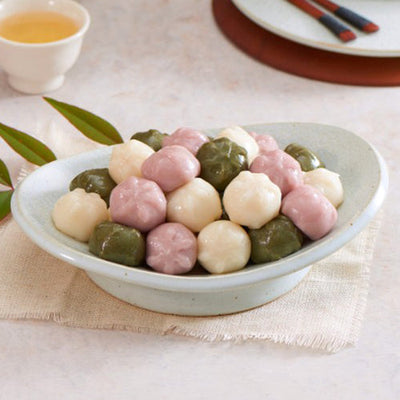 마음이가 모듬 꿀떡은 국내산 맵쌀, 쑥, 자색고구마로 정성껏 만들었으며 달달한 깨앙금이 들어있어 간식용, 식사 대용으로도 좋습니다.